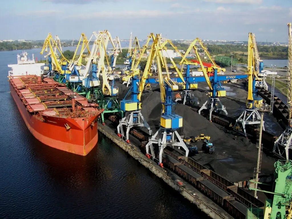Порт Гдыня перенаправит в Рижский порт 5 млн тонн угля