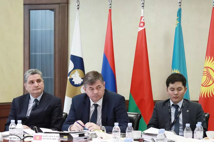 Белорусские и казахстанские права будут действительны в России